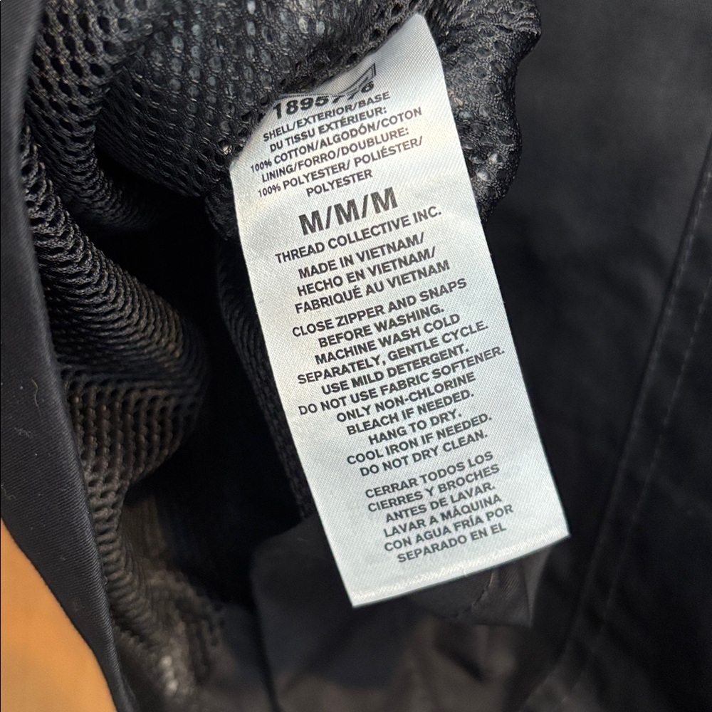 Hunter Black Water-Resistant Jacket - Picture 6 of 6